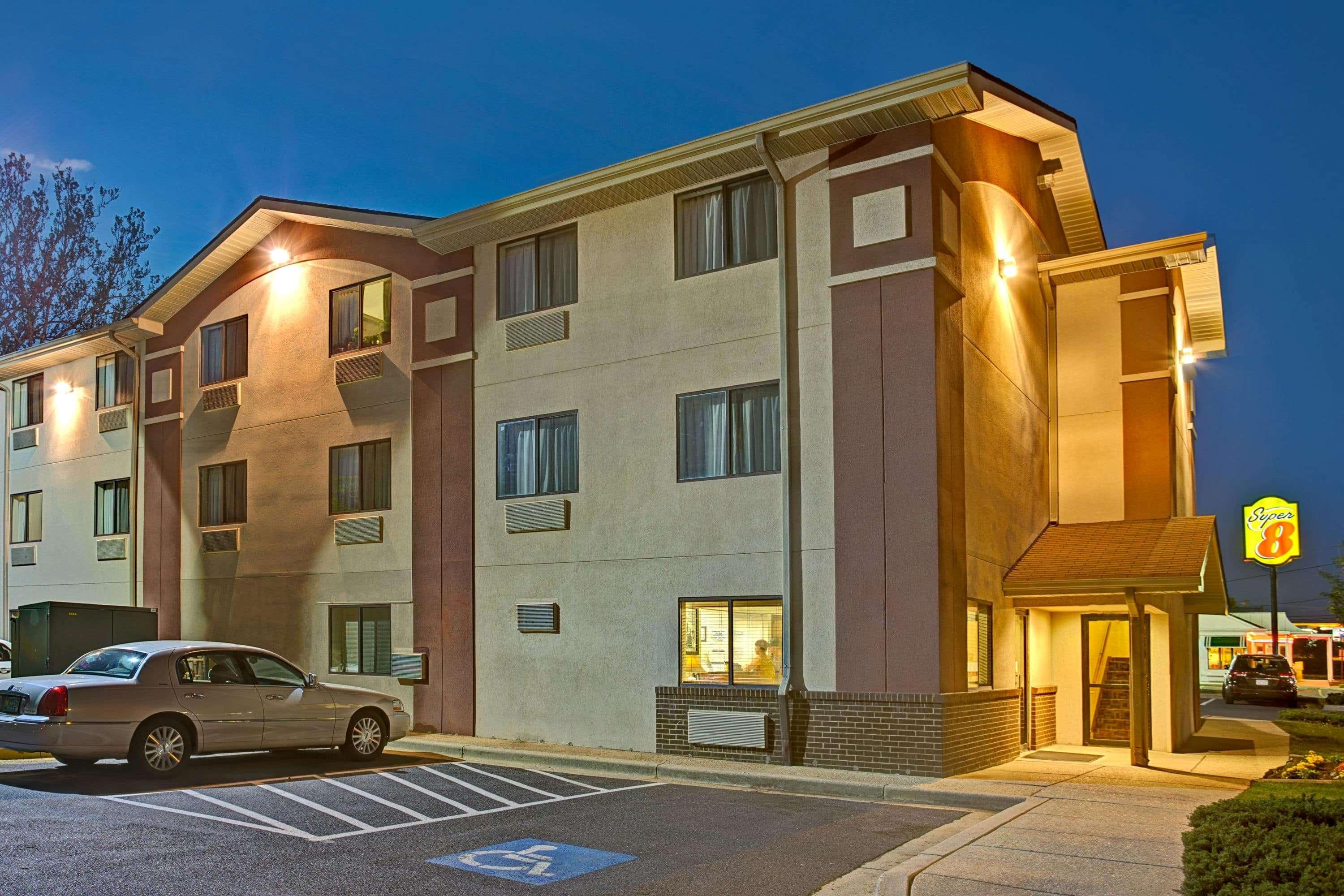 Super 8 By Wyndham College Park Wash Dc Area Hotel Ngoại thất bức ảnh