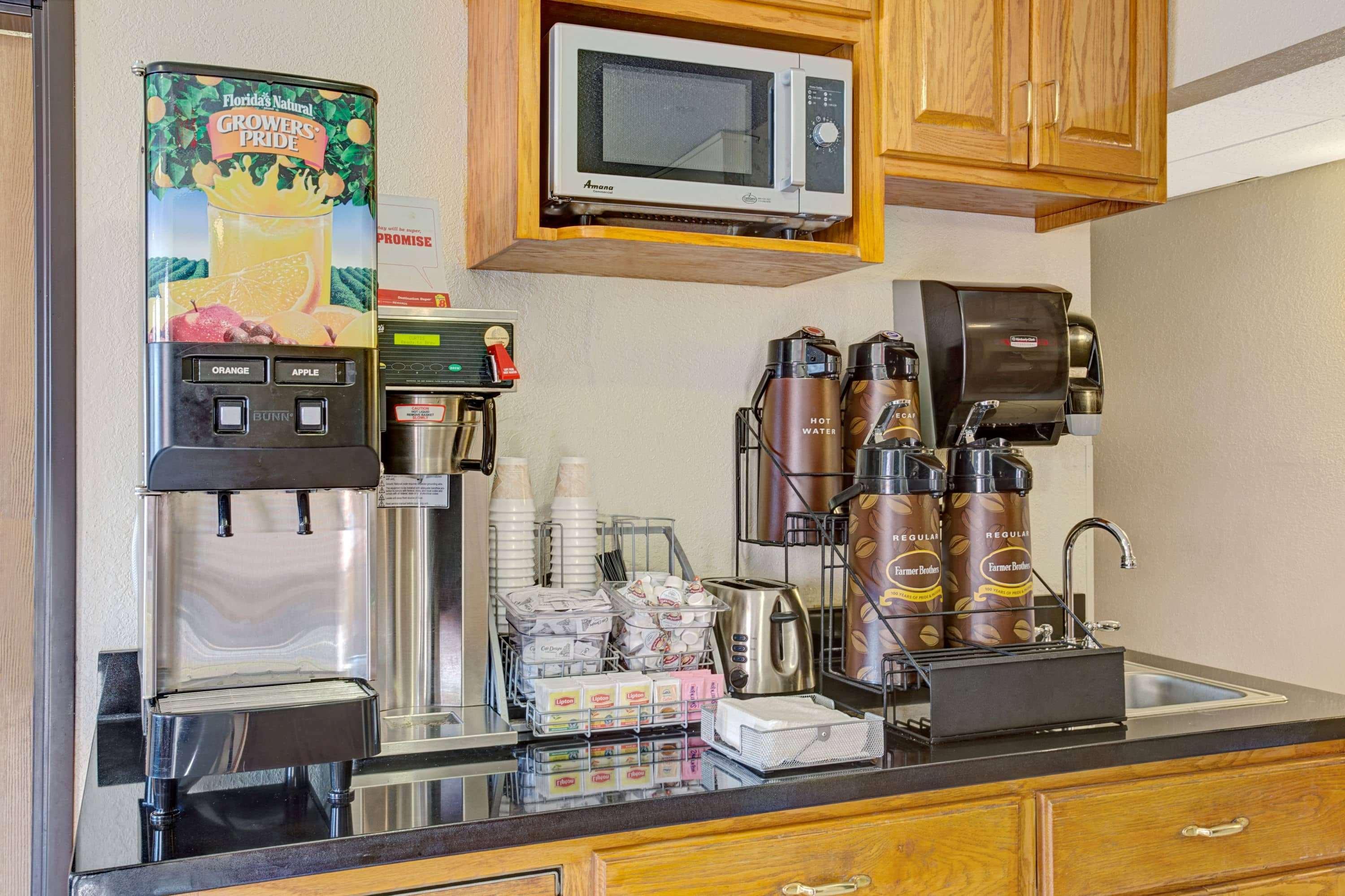 Super 8 By Wyndham College Park Wash Dc Area Hotel Ngoại thất bức ảnh